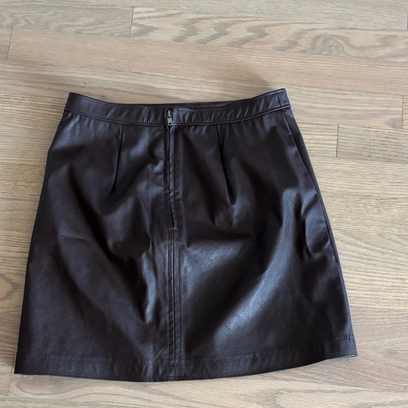 Abercrombie and Fitch Vegan Leather chocolate Brown mini Skirt Small - Picture 5 of 6